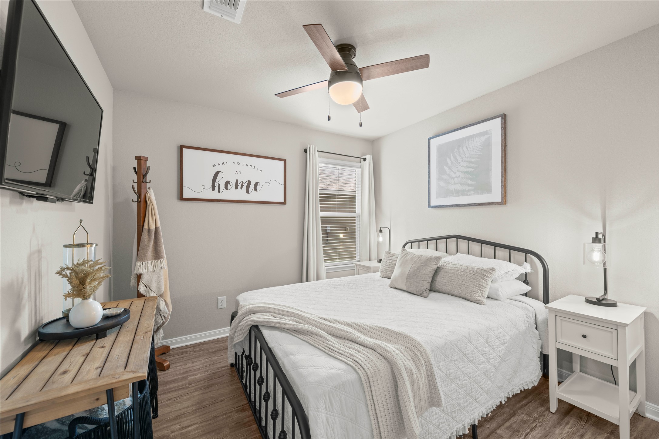 3018 Clevelander Drive Temple, TX 76504 - Photo 4 of 21 a bedroom with a bed and a tv