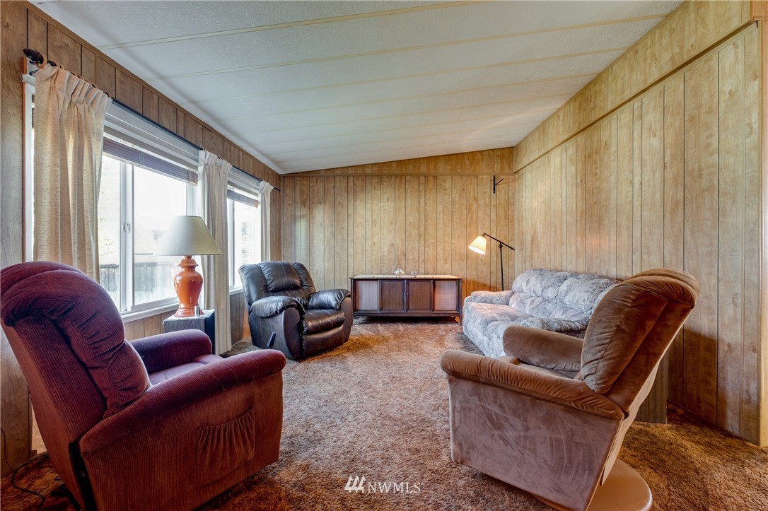 227 Southwest Dogwood Road Port Orchard, WA 98367 - Photo 11 of 25 Gallery Image 11
