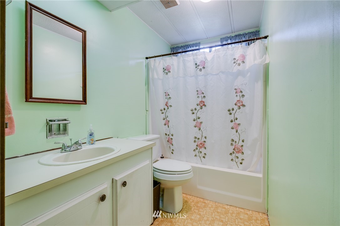 227 Southwest Dogwood Road Port Orchard, WA 98367 - Photo 13 of 25 Gallery Image 13