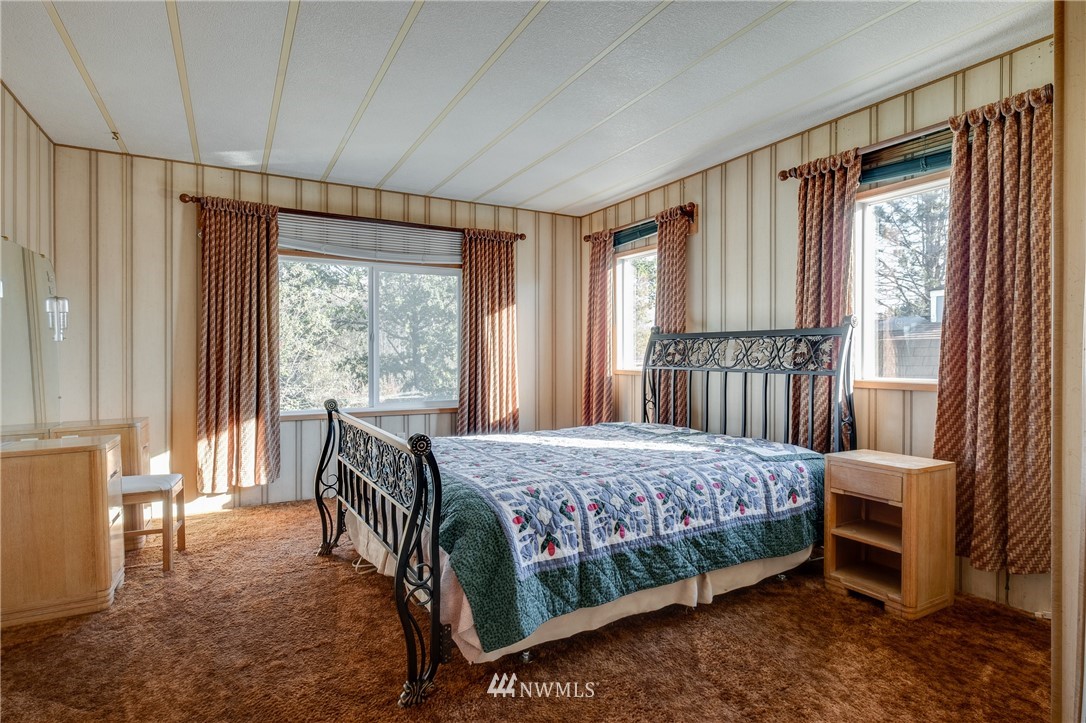 227 Southwest Dogwood Road Port Orchard, WA 98367 - Photo 15 of 25 Gallery Image 15