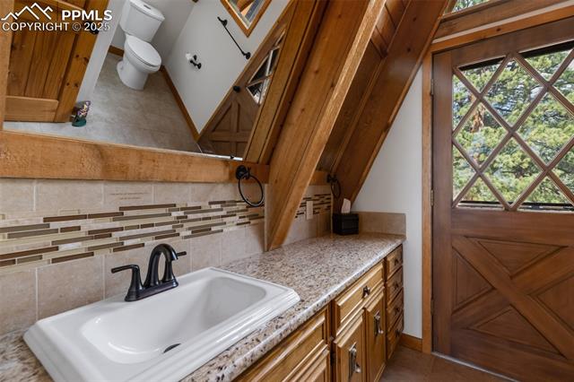 334 Pulver Road Lake George, CO 80827 - Photo 19 of 50 Upper level bathroom shared by both bedrooms
