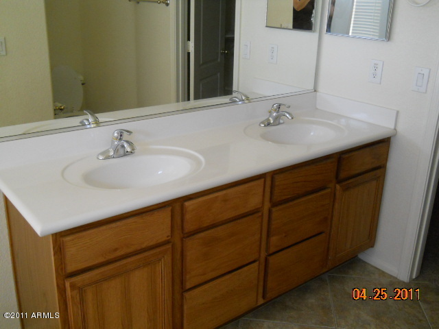 4511 West Beverly Road Laveen, AZ 85339 - Photo 16 of 22 4511 M BATH 3