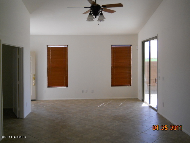 4511 West Beverly Road Laveen, AZ 85339 - Photo 3 of 22 4511 FAMILY 2