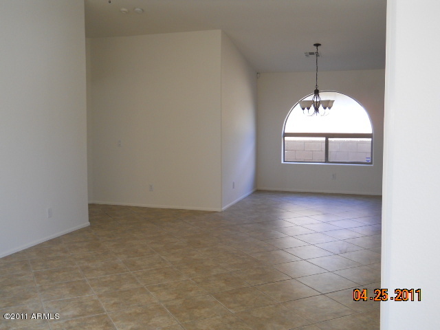 4511 West Beverly Road Laveen, AZ 85339 - Photo 5 of 22 4511 DINING