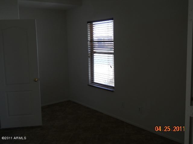 4511 West Beverly Road Laveen, AZ 85339 - Photo 9 of 22 4511 BED