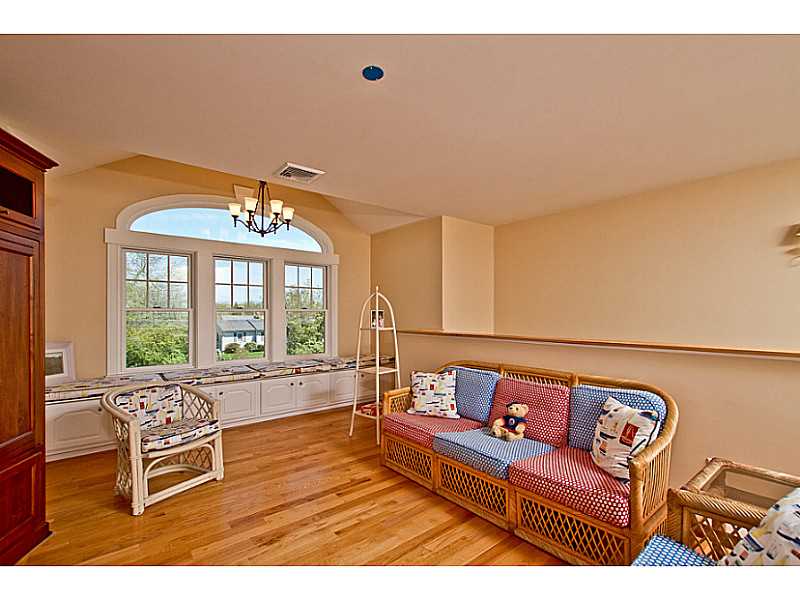 527 West Beach Road Charlestown, RI 02813 - Photo 15 of 25 Den/Family/Great Room.