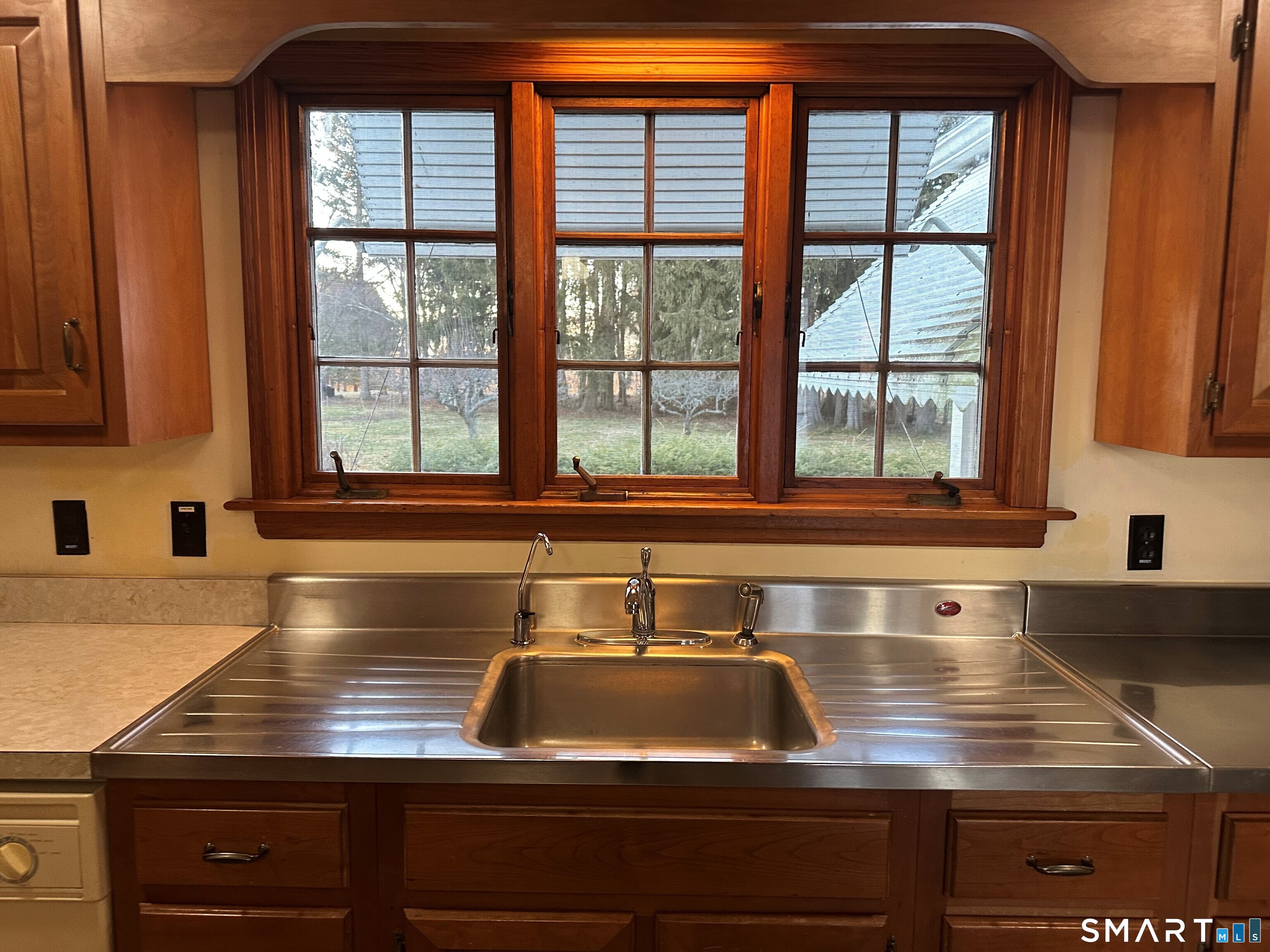 989 North Farms Road Wallingford, CT 06492 - Photo 9 of 28