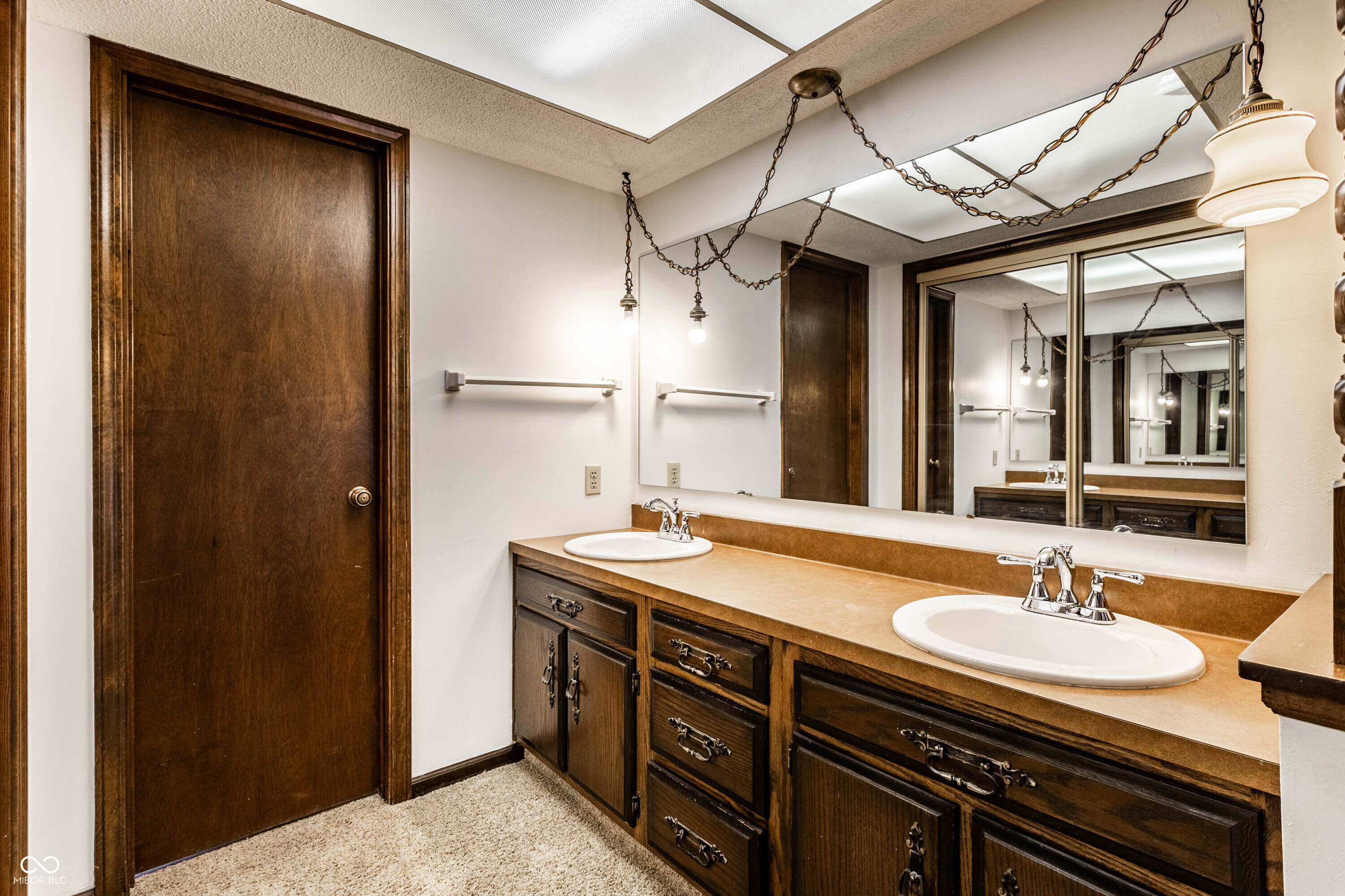 1637 Towe String Road Indianapolis, IN 46217 - Photo 25 of 54 Gallery Image 25