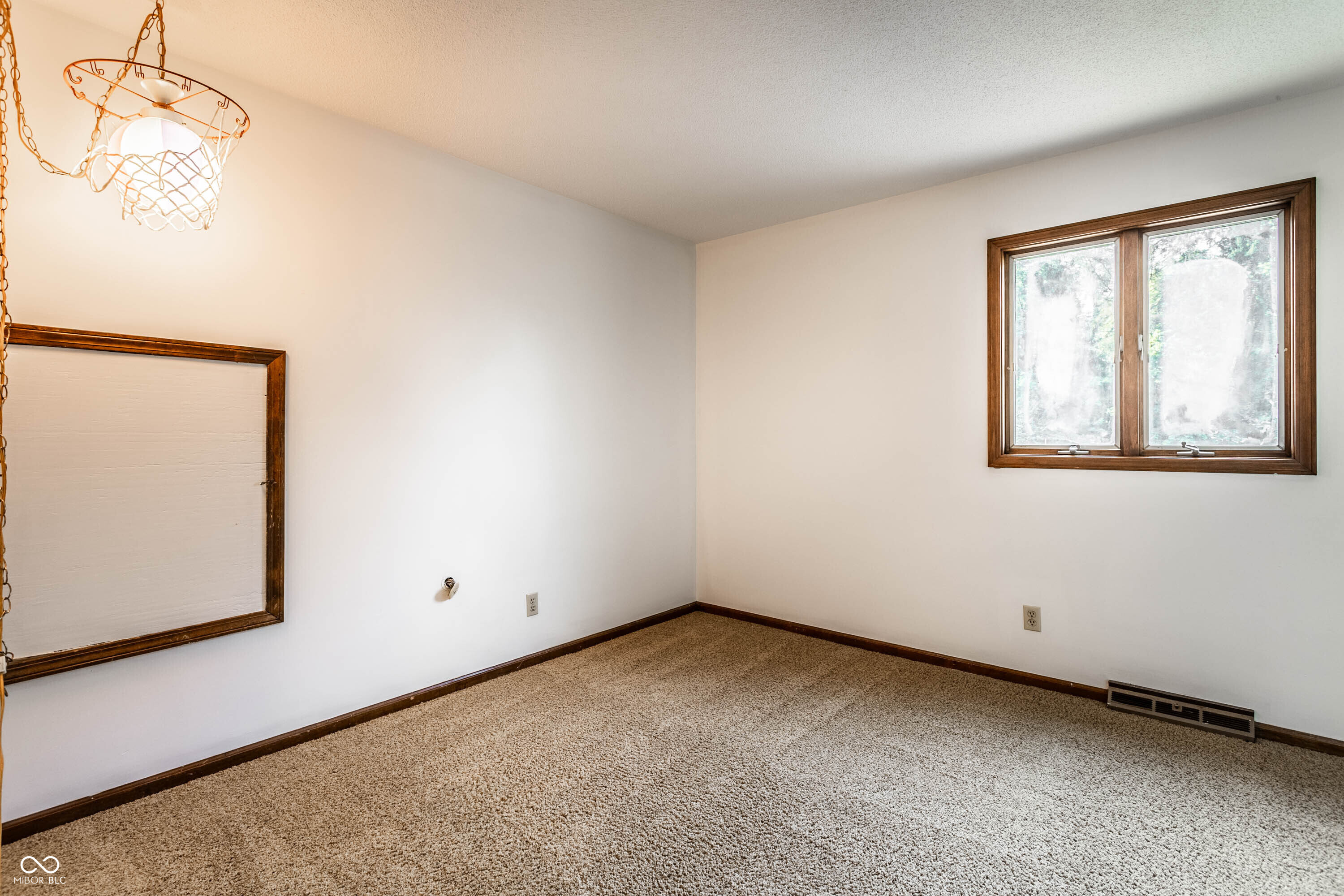 1637 Towe String Road Indianapolis, IN 46217 - Photo 31 of 54 Gallery Image 31