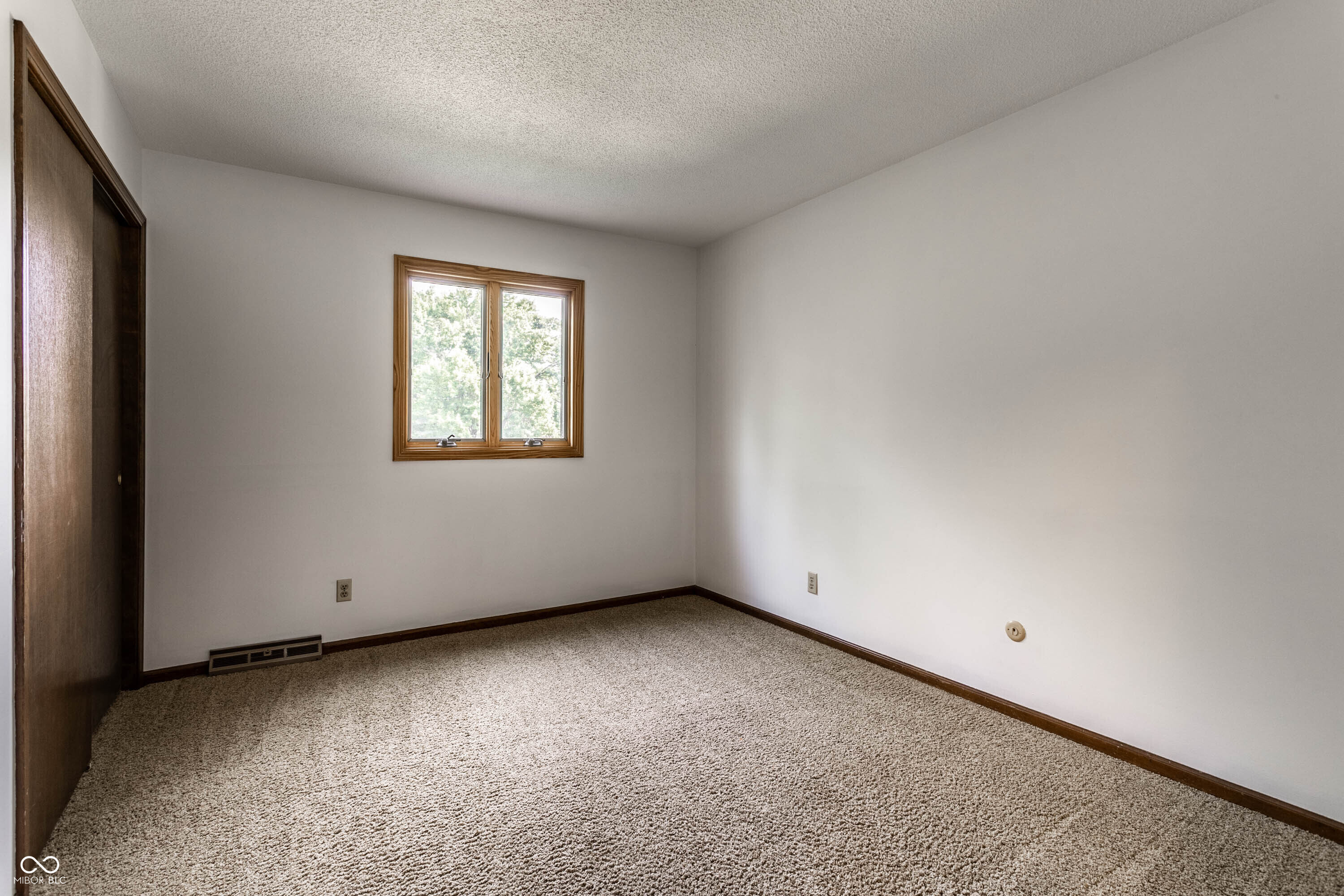 1637 Towe String Road Indianapolis, IN 46217 - Photo 32 of 54 Gallery Image 32