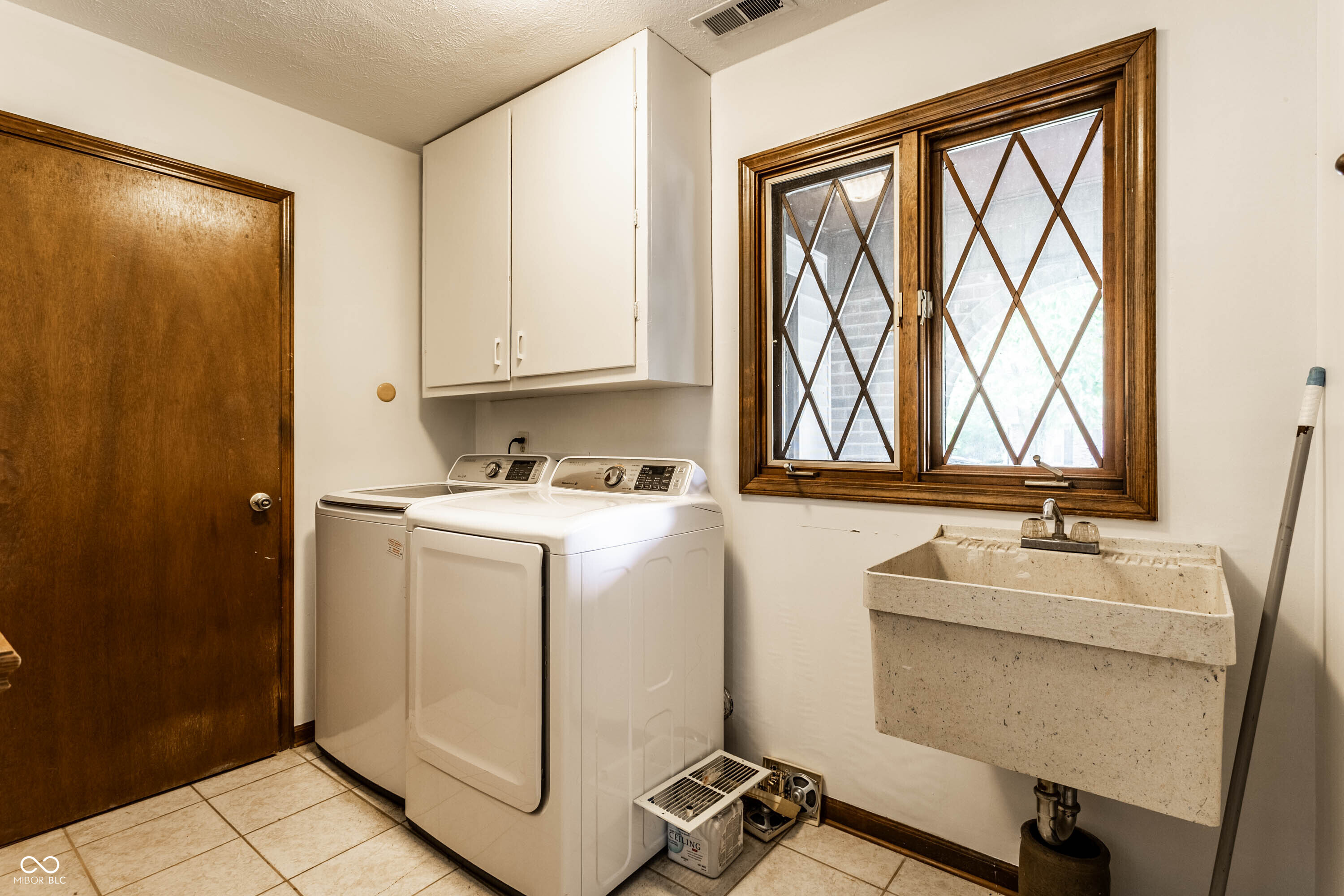 1637 Towe String Road Indianapolis, IN 46217 - Photo 38 of 54 Gallery Image 38