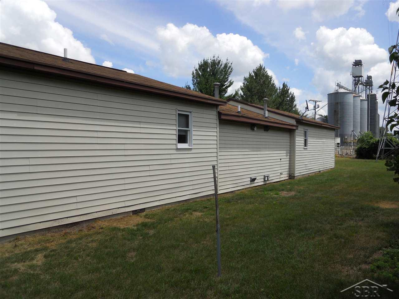1814 Rhodes Street Reese, MI 48757 - Photo 16 of 28 31296646-15.JPG