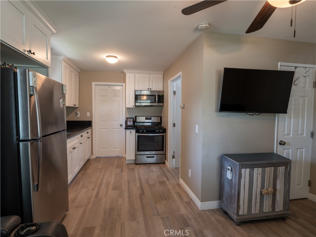 23947 Race Street Newhall, CA 91321 - Photo 4 of 14