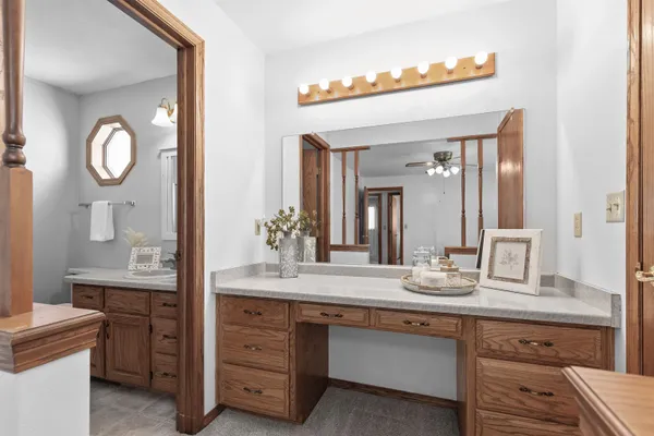 $335,000 | 924 South Kensington Drive, Appleton, WI 54915