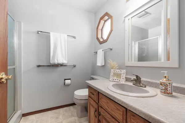 $335,000 | 924 South Kensington Drive, Appleton, WI 54915