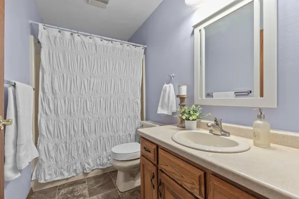 $335,000 | 924 South Kensington Drive, Appleton, WI 54915