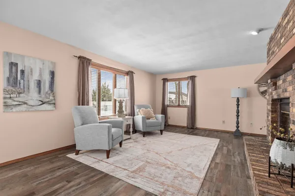 $335,000 | 924 South Kensington Drive, Appleton, WI 54915