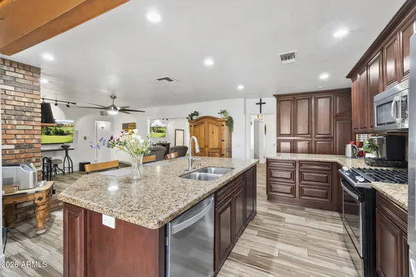 $749,500 | 1607 West Whitton Avenue, Phoenix, AZ 85015