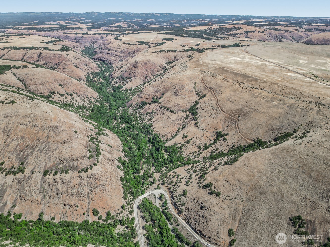 0 4181100000700th Goldendale, WA 98620 - Photo 15 of 27 a view of beach and ocean