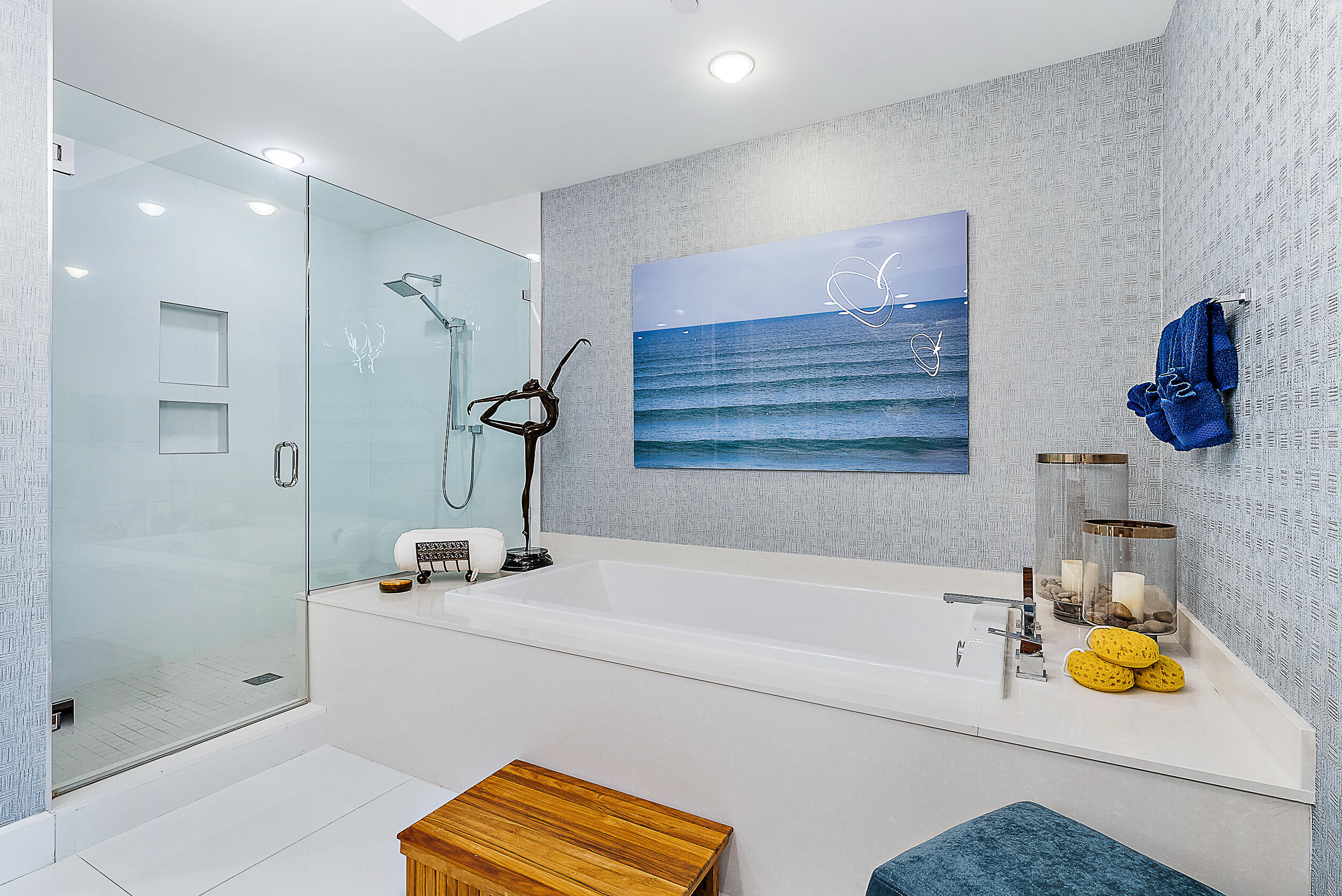 2700 Donald Ross Road, Unit 306 Palm Beach Gardens, FL 33410 - Photo 17 of 43 Primary Bathroom