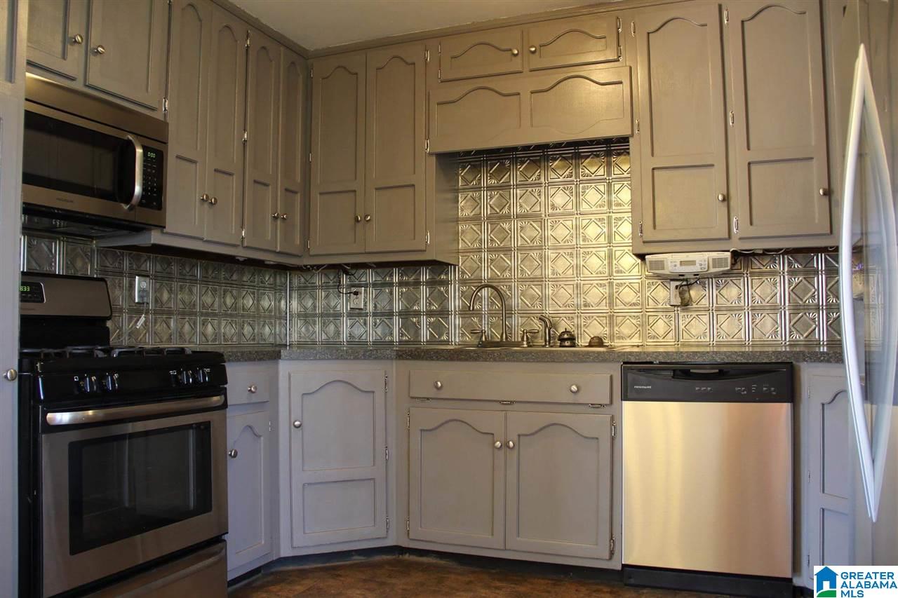 102 Lowery Drive Bessemer, AL 35023 - Photo 8 of 21