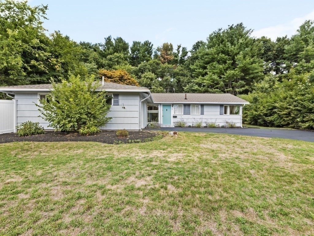 11 Joseph Road Framingham, MA 01701 - Photo 3 of 24