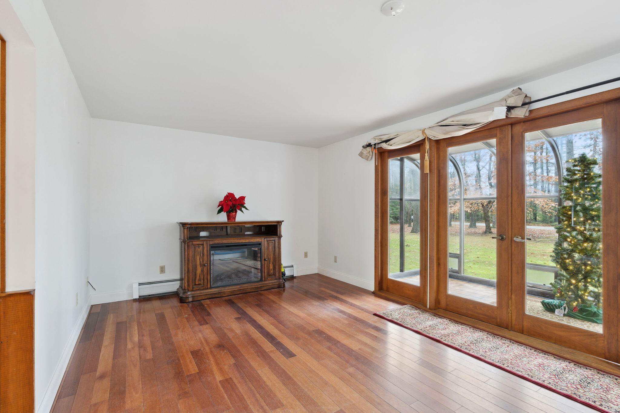 91 Weeks Road Gorham, ME 04038 - Photo 13 of 42 Living Room