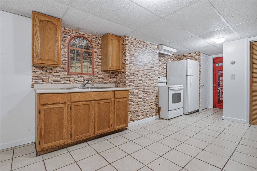 132 Potowomut Road Warwick, RI 02818 - Photo 20 of 37