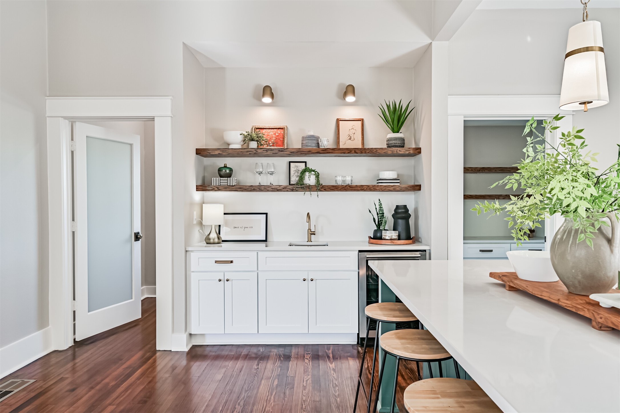 1310 Rosenberg Street Galveston, TX 77550 - Photo 14 of 50 Coffee/ wet bar area looking into the walk-in pantry.