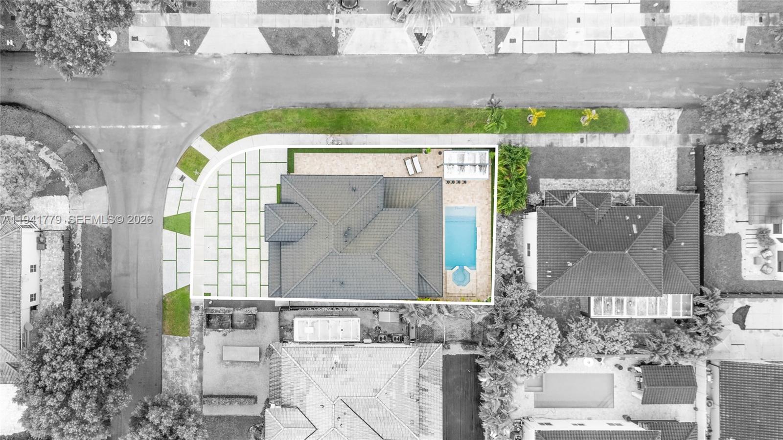 5324 Southwest 164th Court Miami, FL 33185 - Photo 4 of 47 a front view of a house with a garden