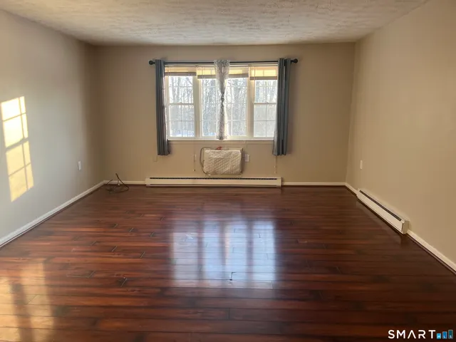 $1,400 | 105 Horse Pond Road, Unit F, Salem, CT 06420