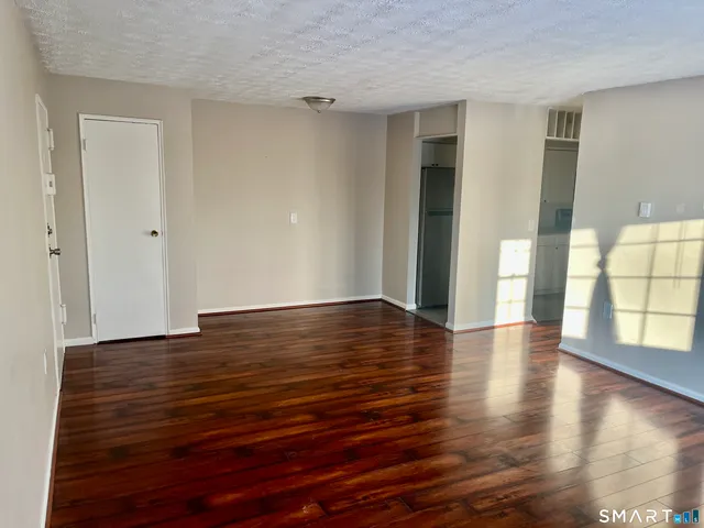 $1,400 | 105 Horse Pond Road, Unit F, Salem, CT 06420