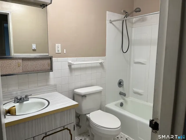 $1,400 | 105 Horse Pond Road, Unit F, Salem, CT 06420