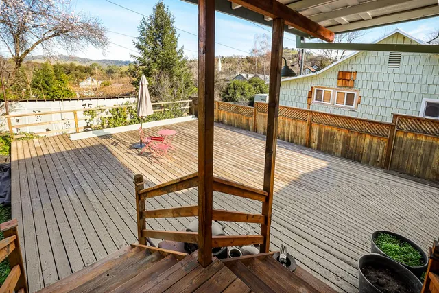 a view of a outdoor space