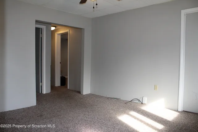 $1,300 | 2017 Rigg Street, Unit 1, Dunmore, PA 18512