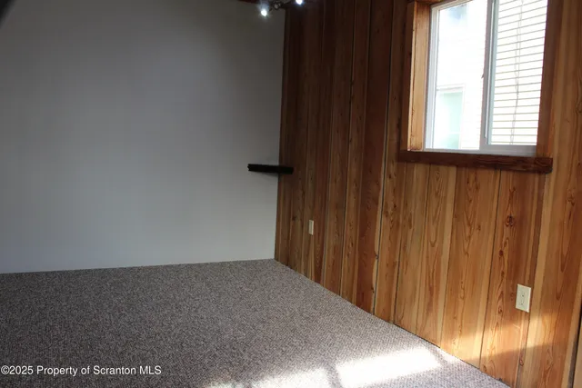 $1,300 | 2017 Rigg Street, Unit 1, Dunmore, PA 18512