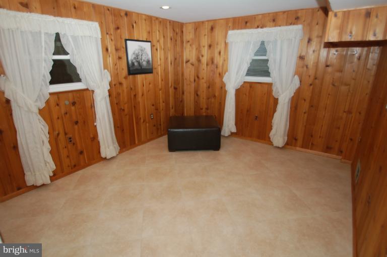 6108 Lorcom Court Springfield, VA 22152 - Photo 16 of 30 Bedroom