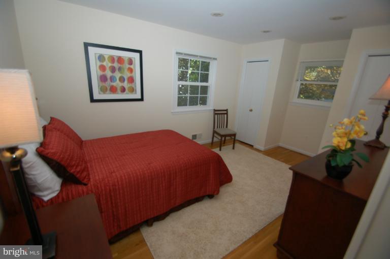 6108 Lorcom Court Springfield, VA 22152 - Photo 25 of 30 Bedroom