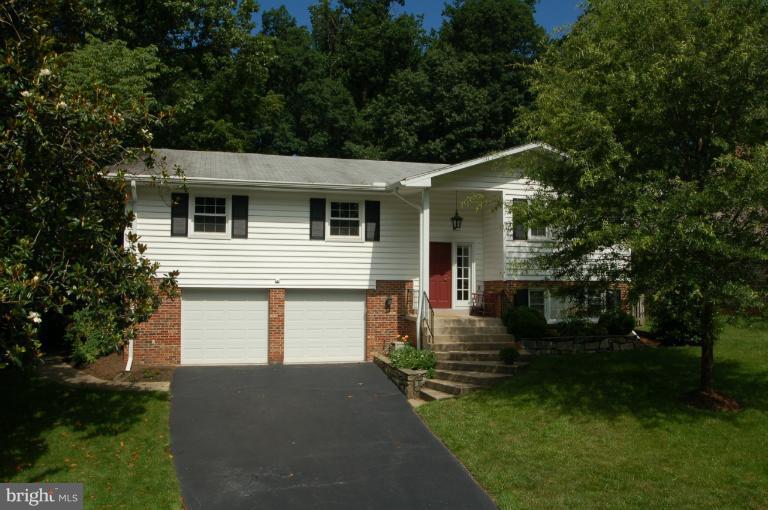6108 Lorcom Court Springfield, VA 22152 - Photo 29 of 30 Exterior (Front)
