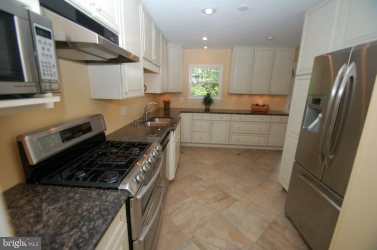 6108 Lorcom Court Springfield, VA 22152 - Photo 30 of 30 Kitchen