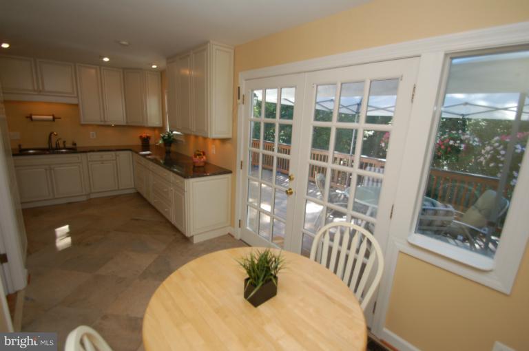 6108 Lorcom Court Springfield, VA 22152 - Photo 6 of 30 Kitchen