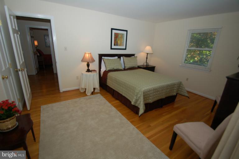 6108 Lorcom Court Springfield, VA 22152 - Photo 7 of 30 Bedroom (Master)