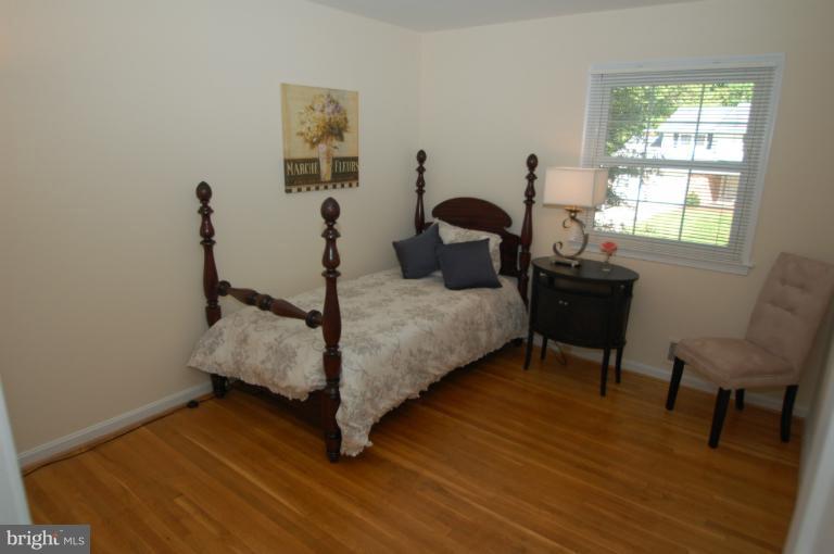 6108 Lorcom Court Springfield, VA 22152 - Photo 8 of 30 Bedroom