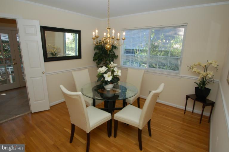 6108 Lorcom Court Springfield, VA 22152 - Photo 10 of 30 Dining Room