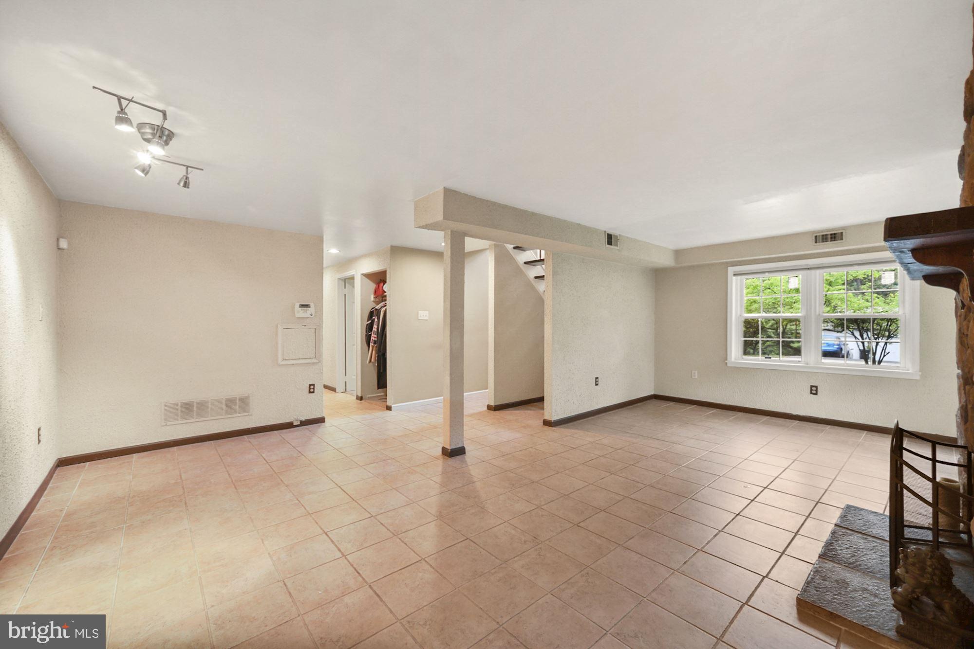 8429 Oak Stream Drive Laurel, MD 20708 - Photo 24 of 37 Gallery Image 24