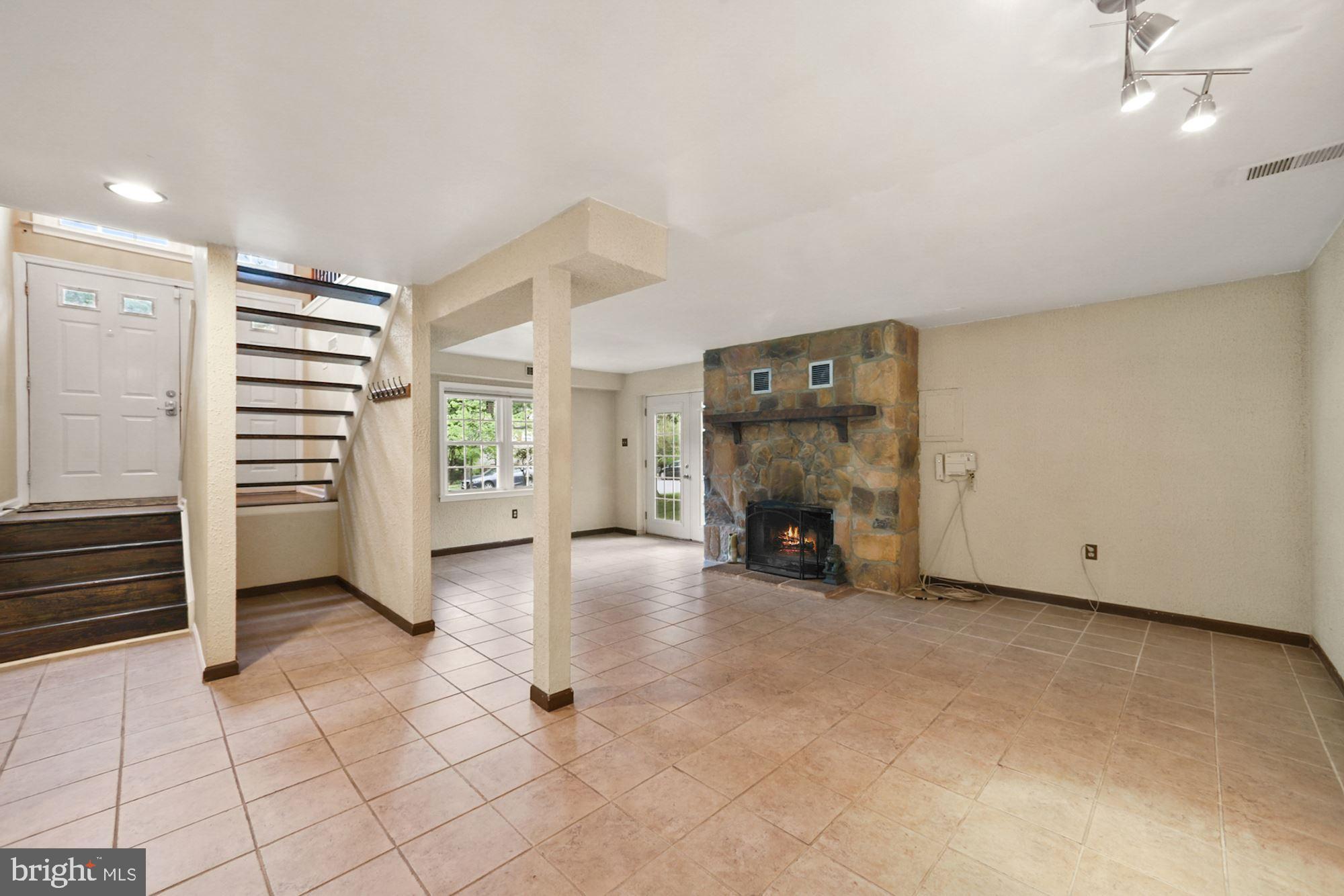 8429 Oak Stream Drive Laurel, MD 20708 - Photo 25 of 37 Gallery Image 25