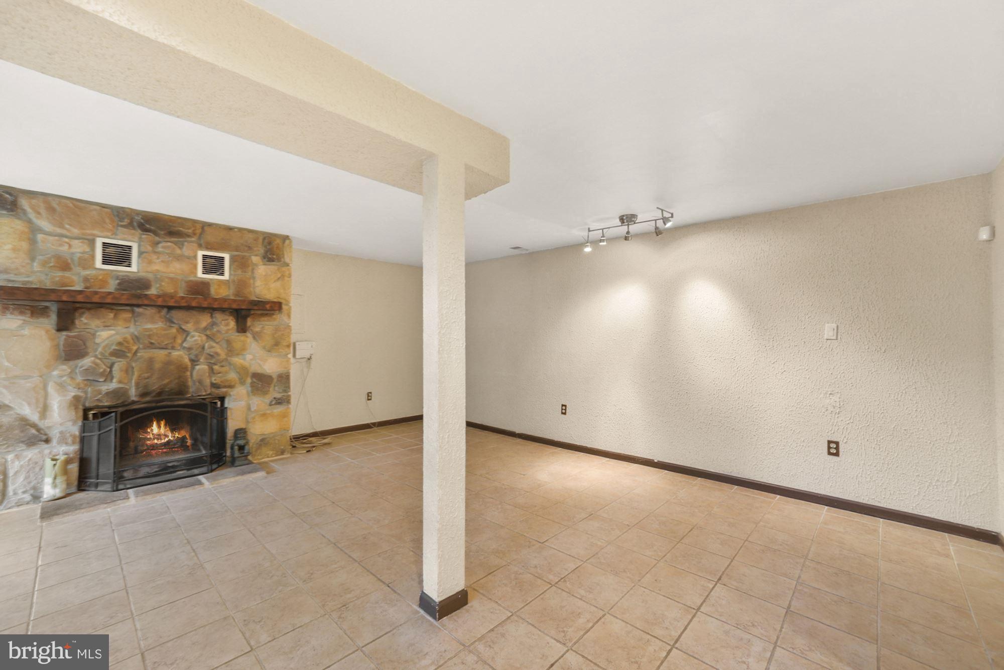 8429 Oak Stream Drive Laurel, MD 20708 - Photo 26 of 37 Gallery Image 26