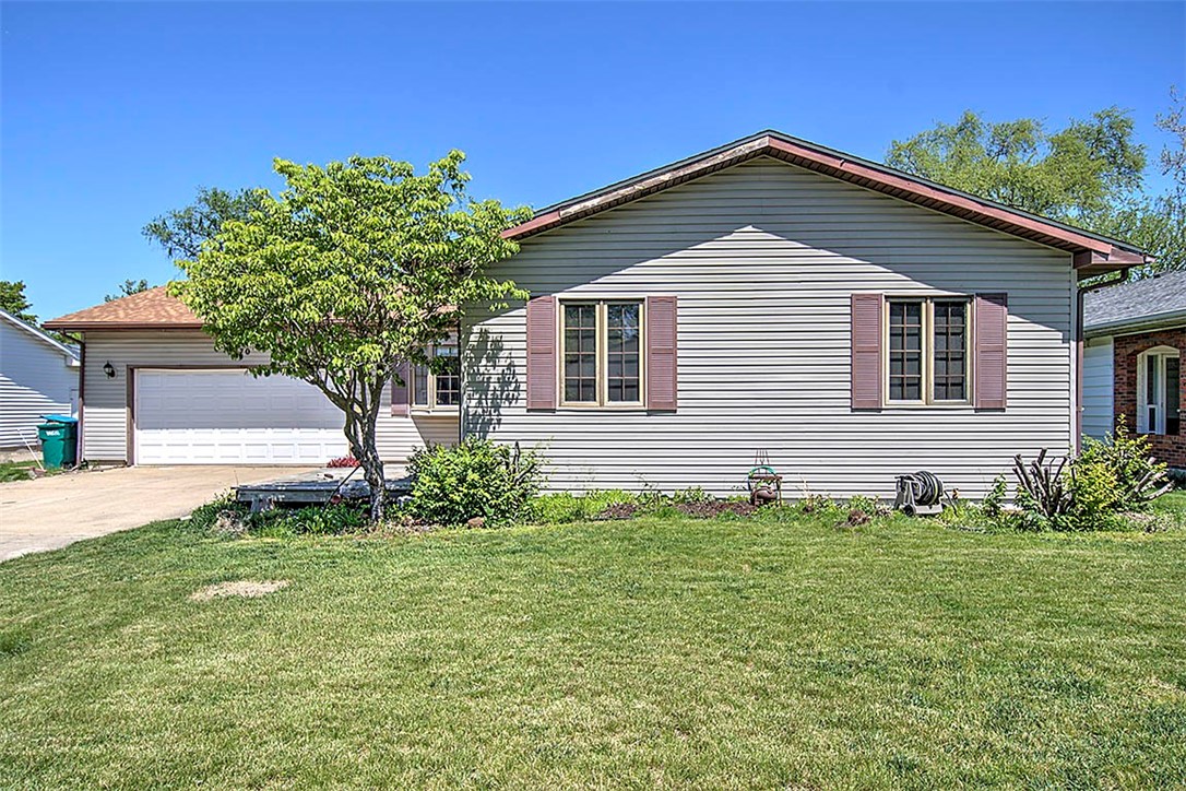 1970 Barding Avenue Decatur, IL 62526 - Photo 1 of 30