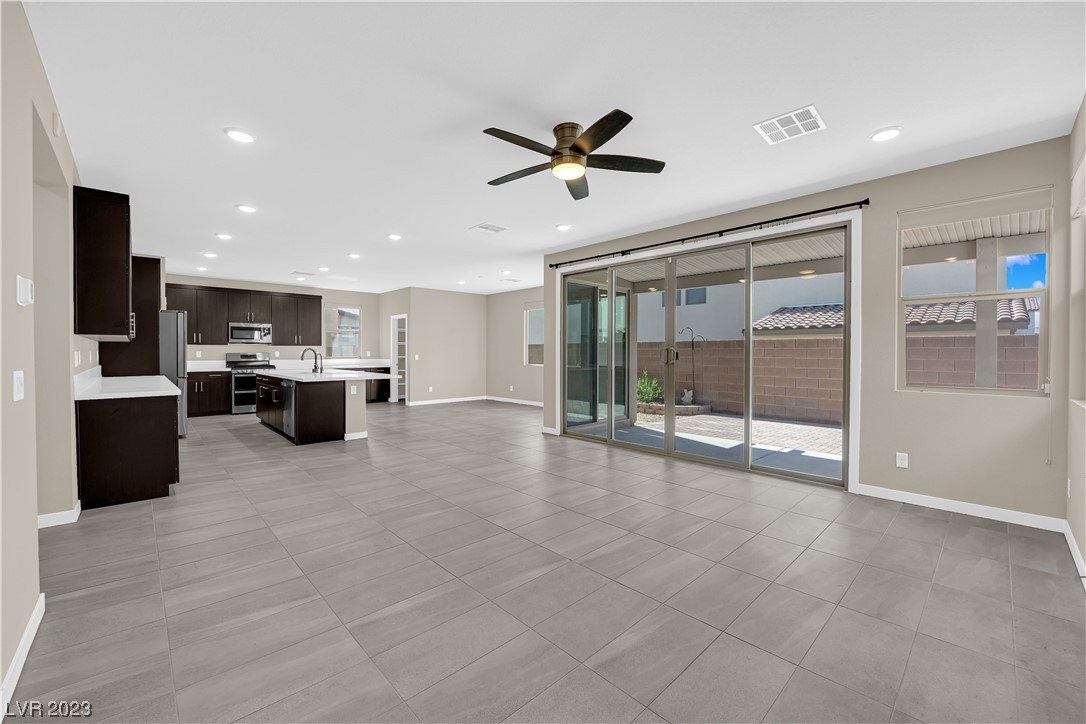 537 Monarch Ridge Court North Las Vegas, NV 89084 - Photo 2 of 38
