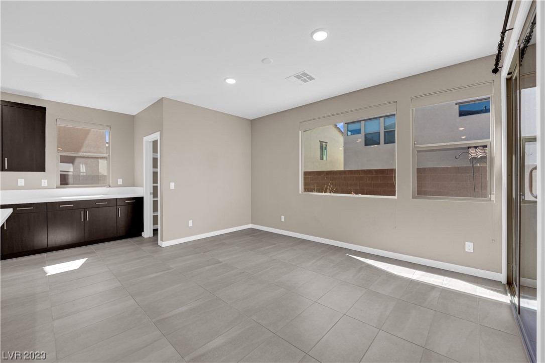 537 Monarch Ridge Court North Las Vegas, NV 89084 - Photo 6 of 38